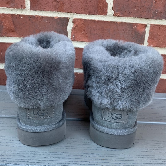 New UGG Classic Mini Fluff Bootie - Picture 4 of 13